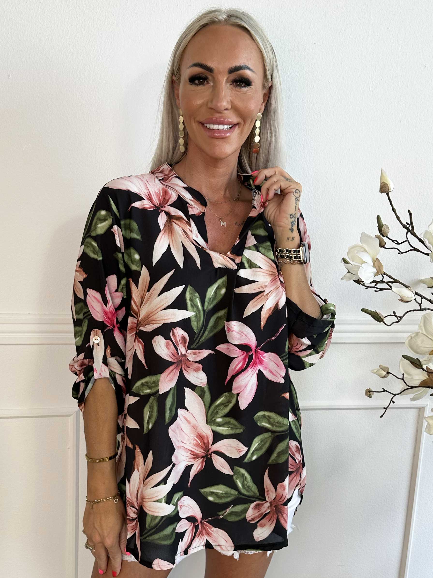 Vanesa Flower - Let og luftig tunika med blomsterprint